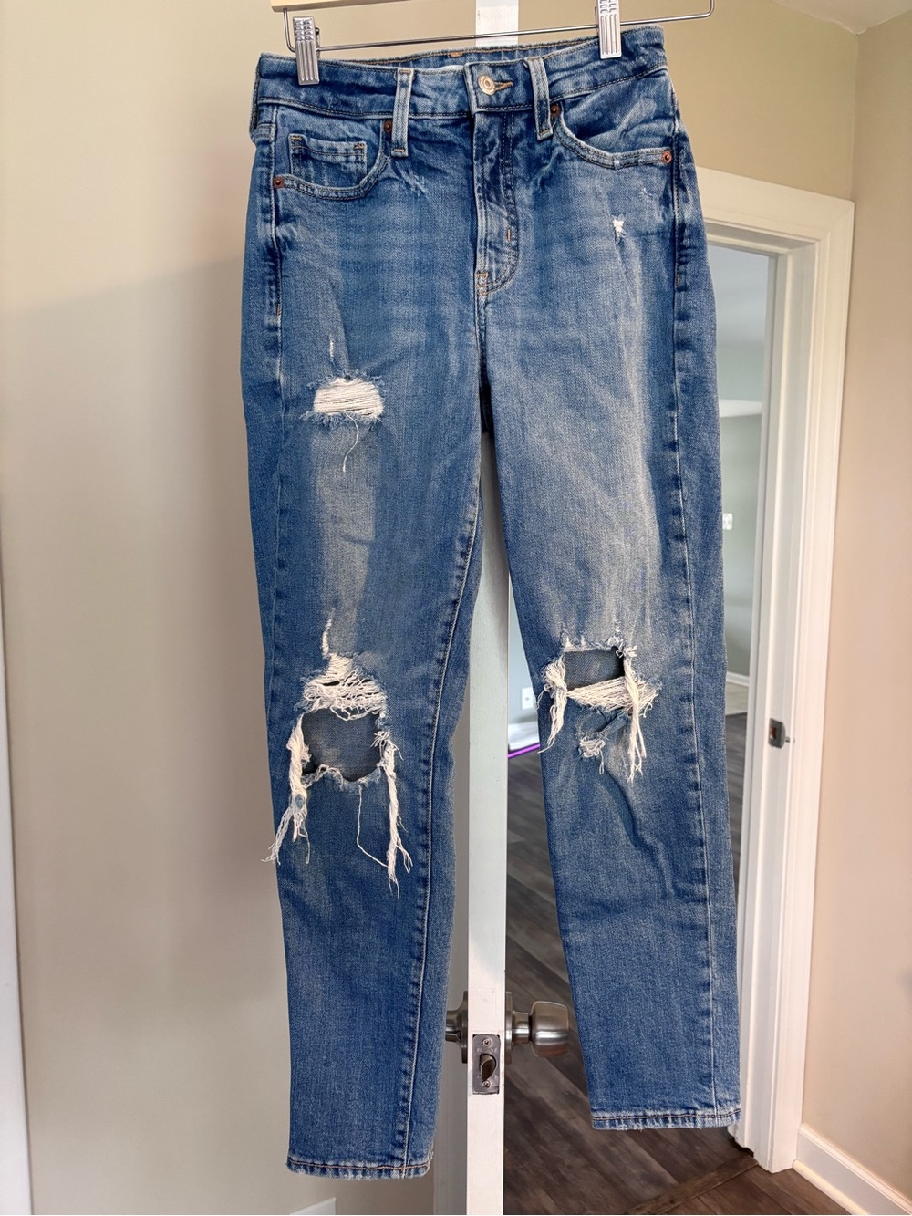 Old Navy Distressed Light Blue Ankle Jeans